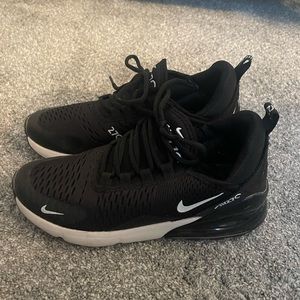 Nike 270s